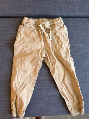The Children’s Place Boy’s 5t khaki pants